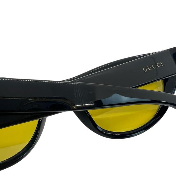 Gucci Cat Eye Sunglasses - Picture 11 of 12